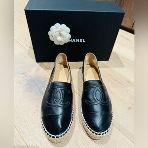 Chanel Black Leather Espadrille 38 like new